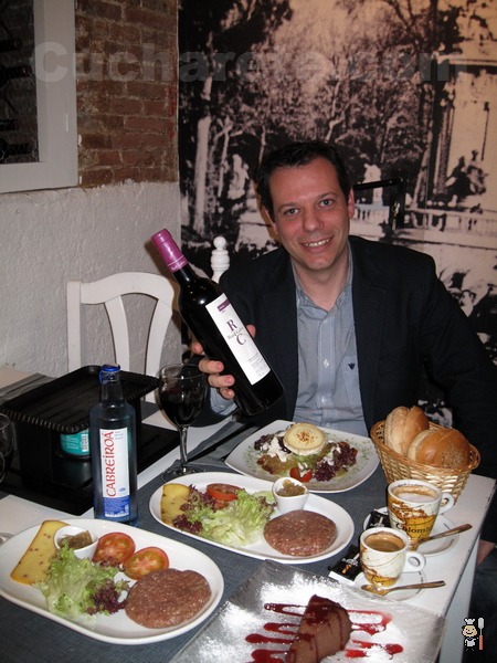 ¡Haz tu hamburguesa! en la nueva Terraza de Verano de Madrid en la Taberna Los Austrias - © Cucharete.com