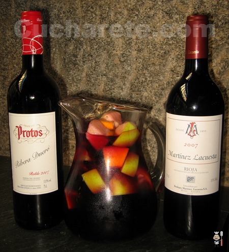 Botella de Rioja, Ribera del Duero o Sangría GRATIS en el Restaurante La Grotta - © Cucharete.com