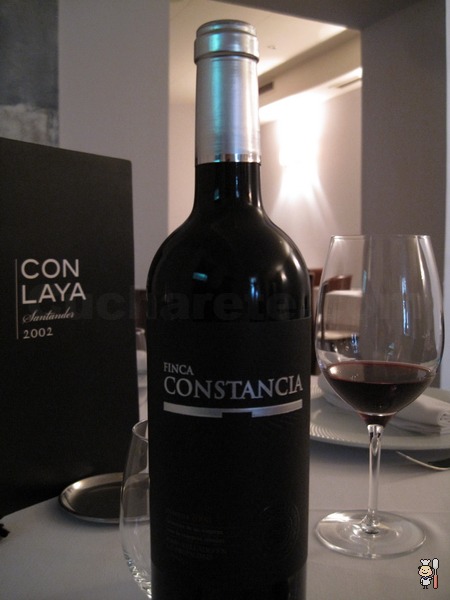 Botella de vino Finca Constancia y postres totalmente... ¡Gratis! en Conlaya - © Cucharete.com